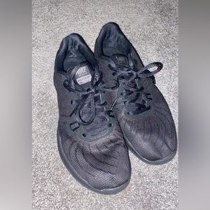Black Nike Training In Season TR7’s